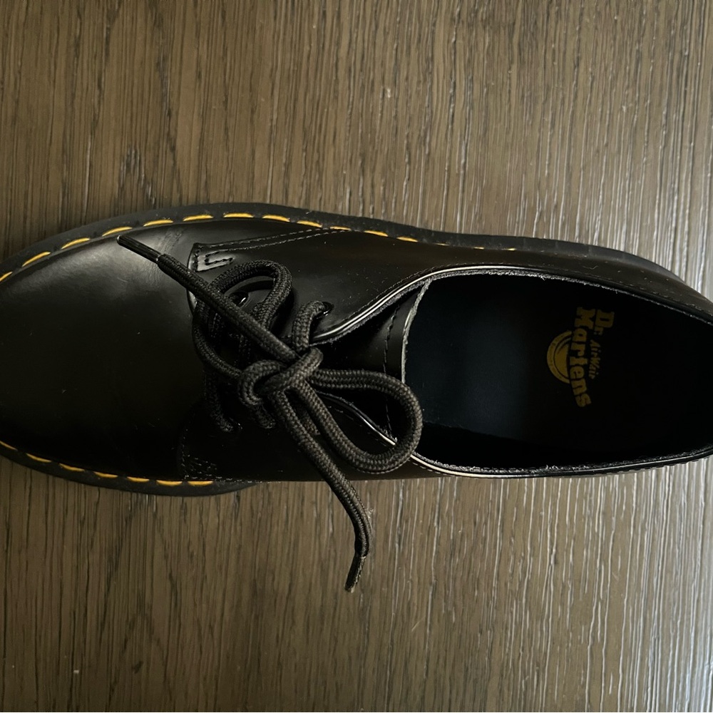 Dr. Martens Black Leather Lace-Up Oxfords Yellow Stitching US Women’s 8 Men’s 7 - Picture 9 of 10